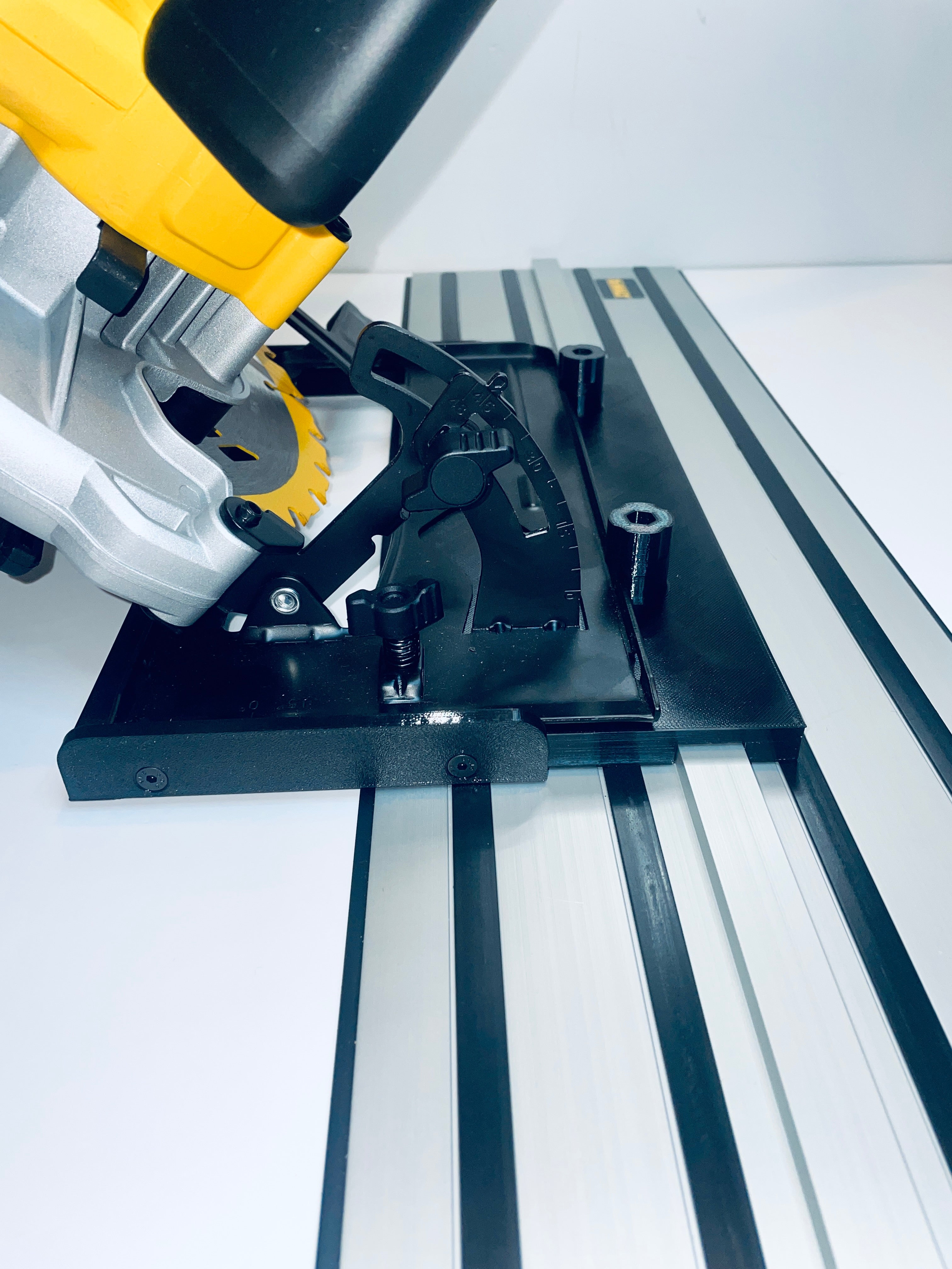 Angle Cut Guide Rail Adapter for DeWalt DWE560 / DWE560K Circular Saw – For DeWalt Guide Rail