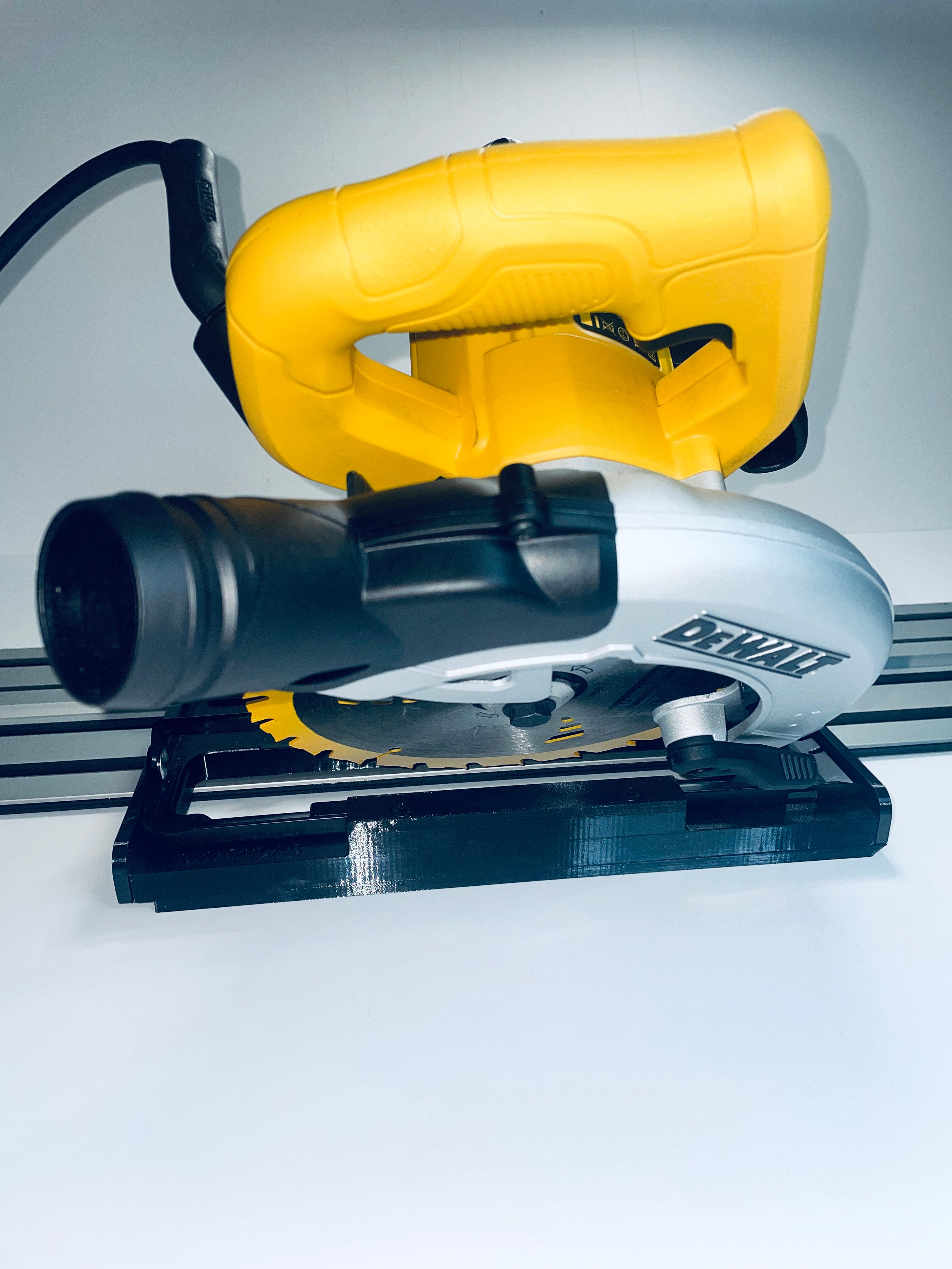 Angle Cut Guide Rail Adapter for DeWalt DWE560 / DWE560K Circular Saw – For DeWalt Guide Rail