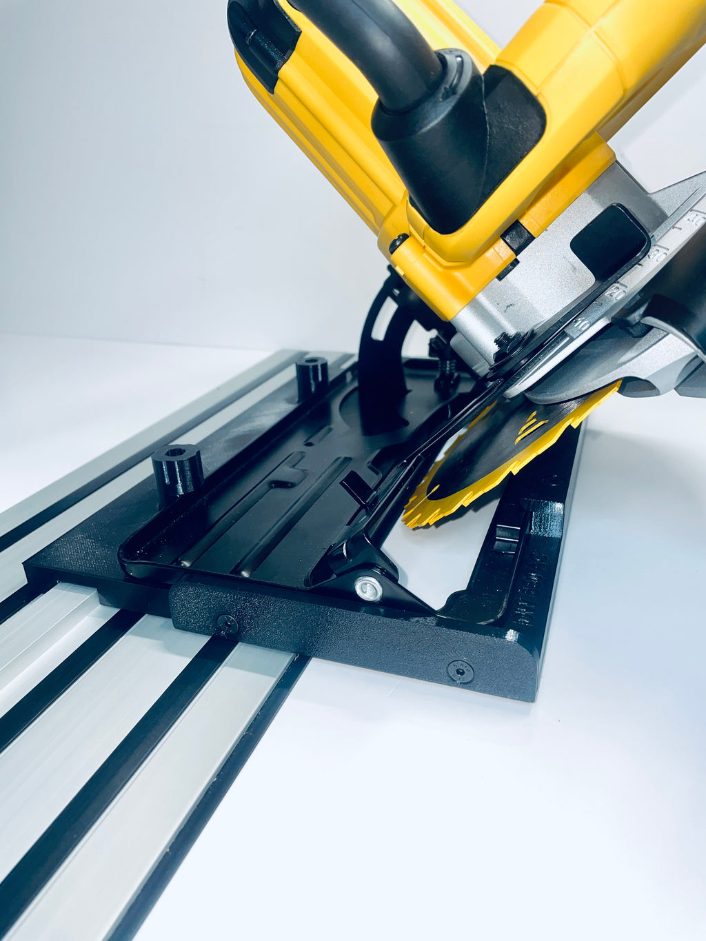 Angle Cut Guide Rail Adapter for DeWalt DWE560 / DWE560K Circular Saw – For DeWalt Guide Rail