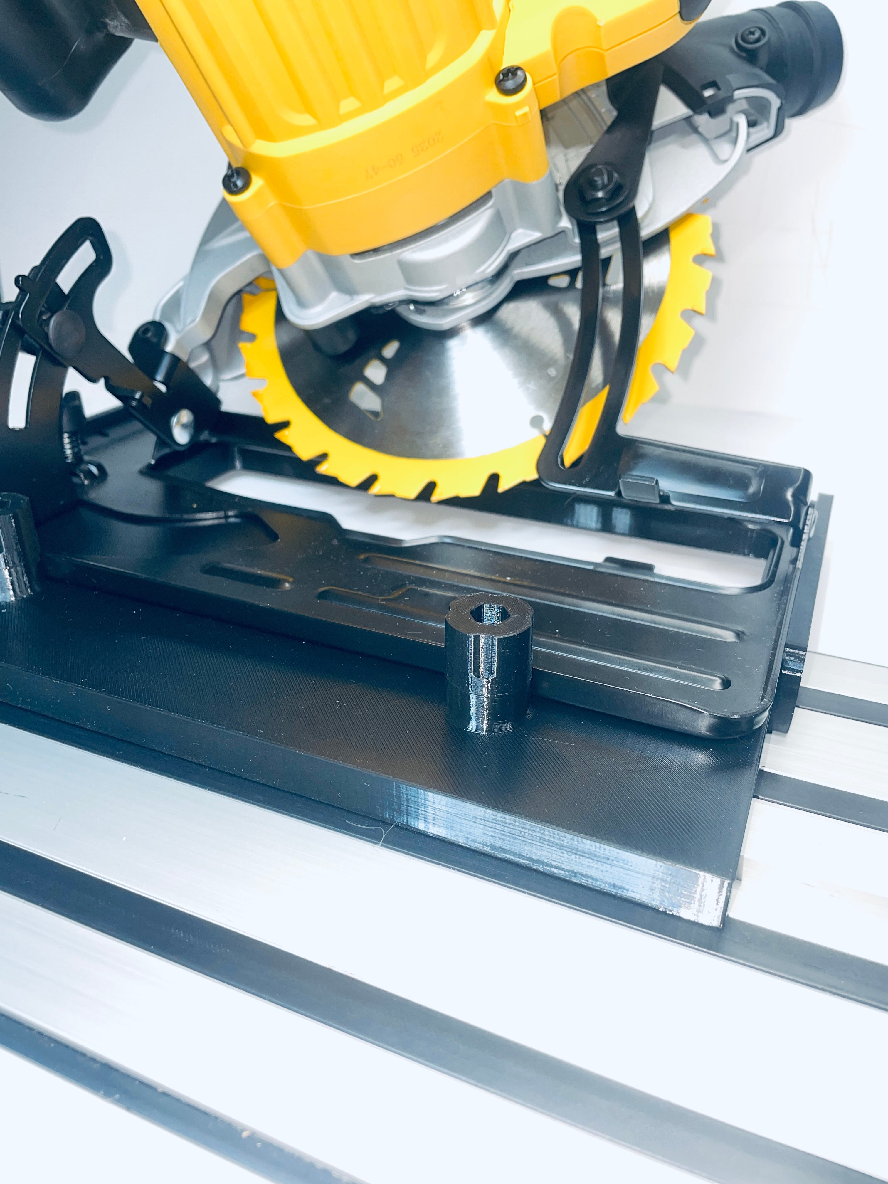 Angle Cut Guide Rail Adapter for DeWalt DWE560 / DWE560K Circular Saw – For DeWalt Guide Rail