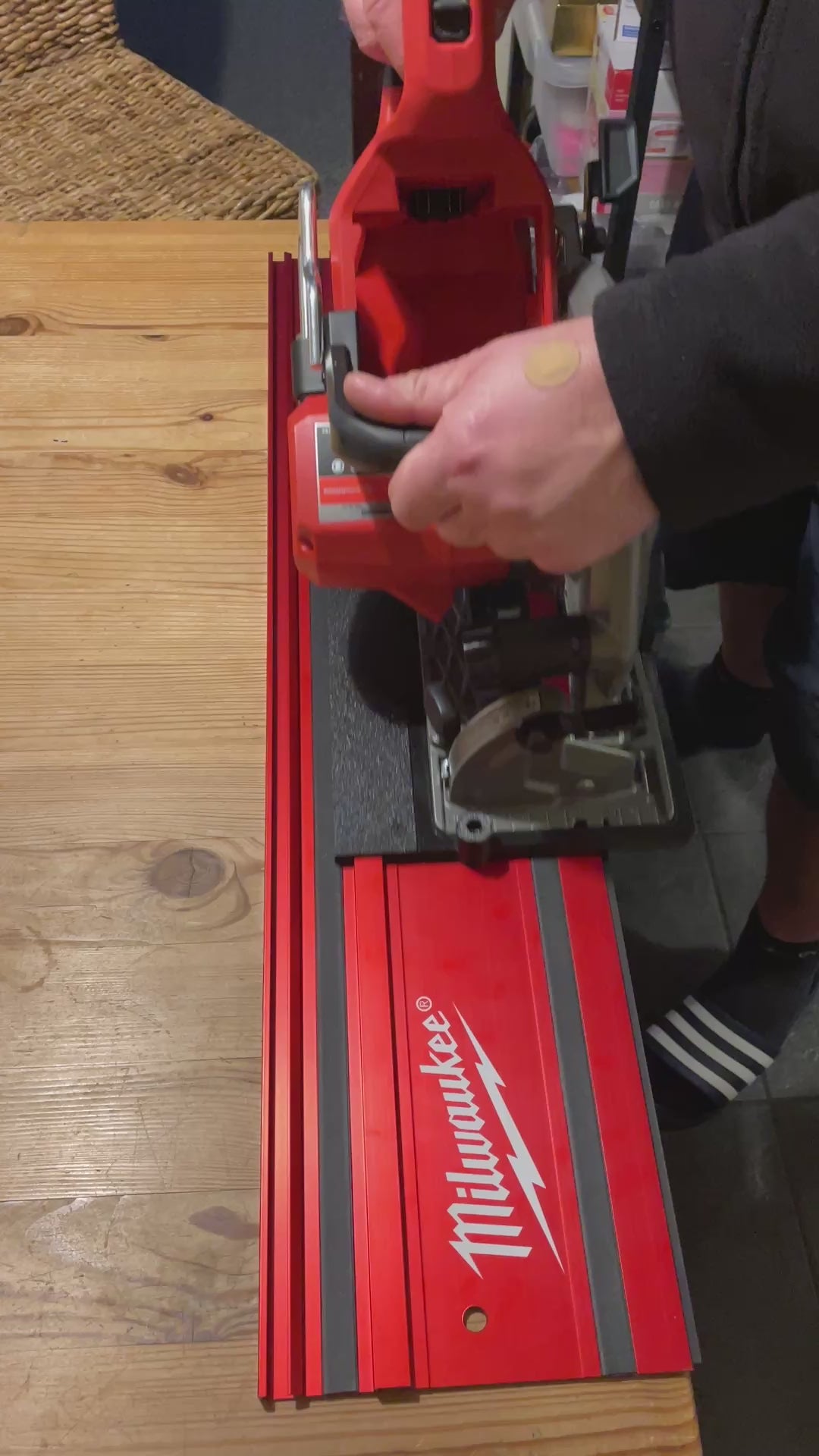 Milwaukee M18 FCSRH662 2830-20 Adapter Base Milwaukee Guide Rail Track